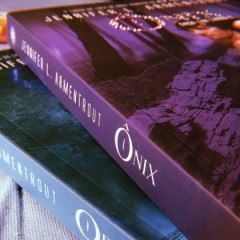 Ônix, segundo volume da série Lux, é uma boa continuação?