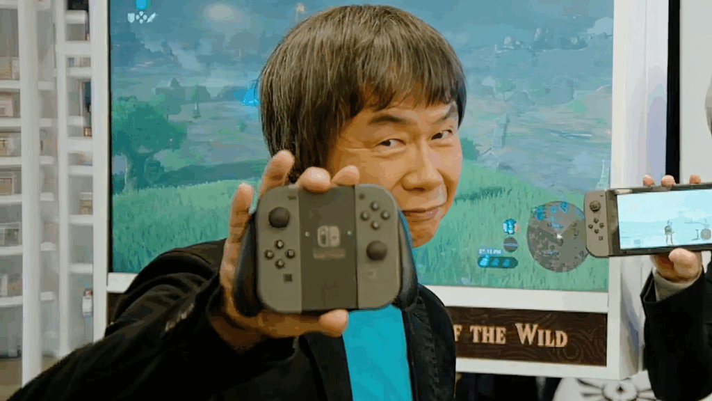 Shigeru Miyamoto segura os controles do Nintendo Switch